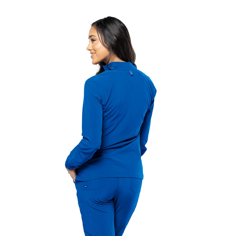 Chaqueta Médica Tasha & Me Azul Rey – Cierre Frontal Chaqueta médica azul rey con cierre Tasha & Me para mujer.